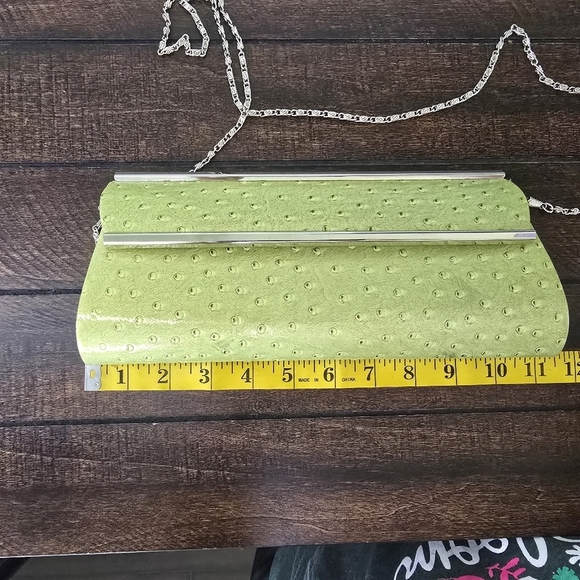 MOD BY DESIGN Green Embossed Evening Bag Clutch With Silver Chain Crossbody - Picture 13 of 14